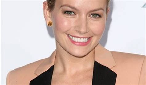 Becki Newton Height Weight Body Measurements Bra Size